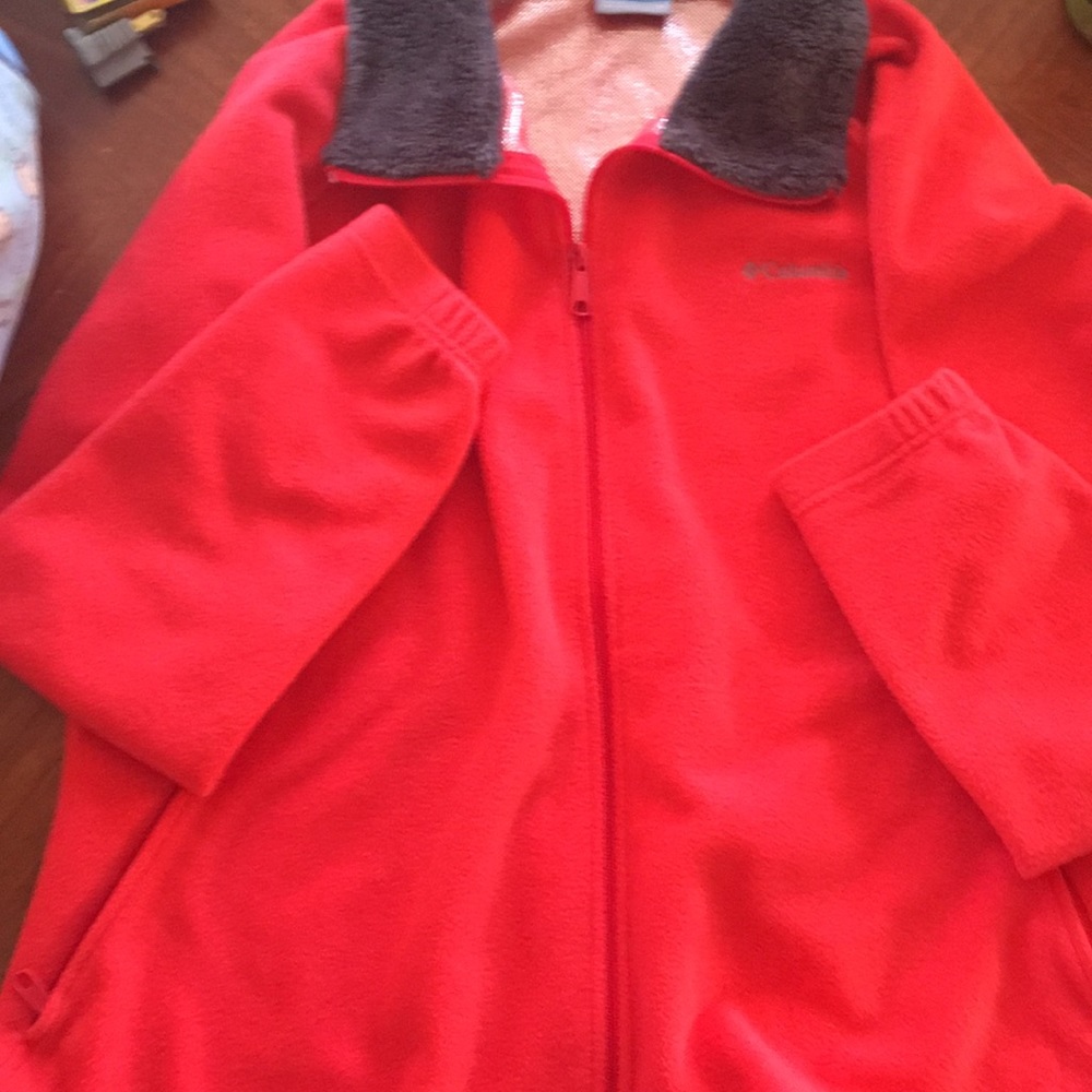 SOLD. !!!!! Locally. Women’s Columbia jacket - Picture 3 of 3